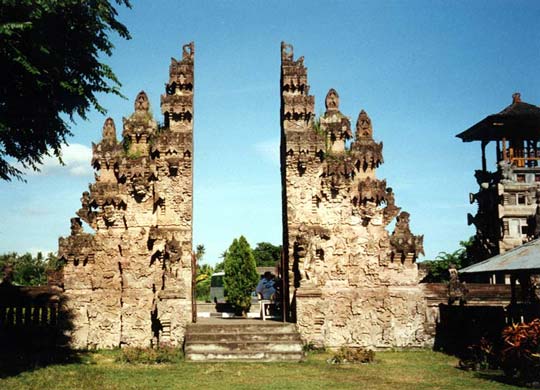 Tempel Pura Beji in Sangsit 2.