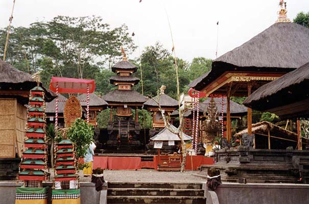 Besakih Tempel am Fuße des heiligen Vulkans Gunung Agung 4.